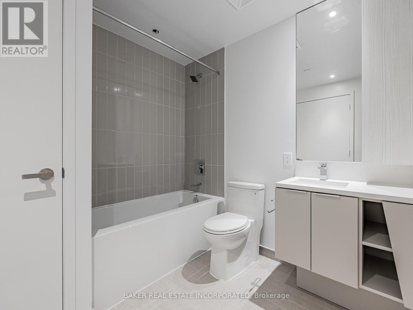 5806 - 3900 Confederation Parkway, Mississauga, Ontario  L5B 0M3 - Photo 12 - W12092108