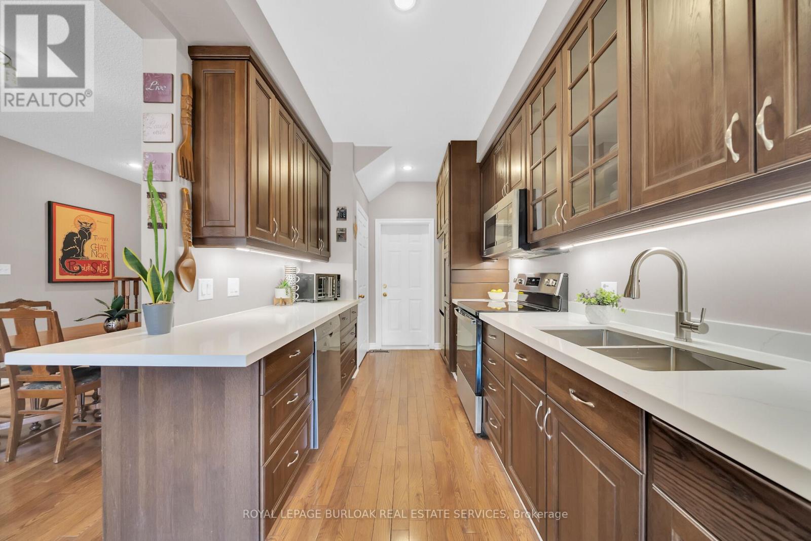 41 - 300 Ravineview Way, Oakville, Ontario  L6H 7J2 - Photo 16 - W12101247