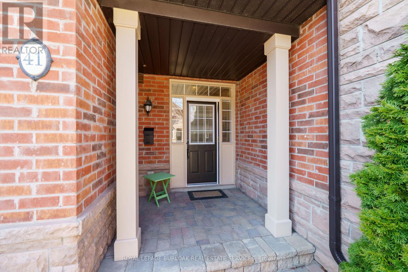 41 - 300 Ravineview Way, Oakville, Ontario  L6H 7J2 - Photo 2 - W12101247