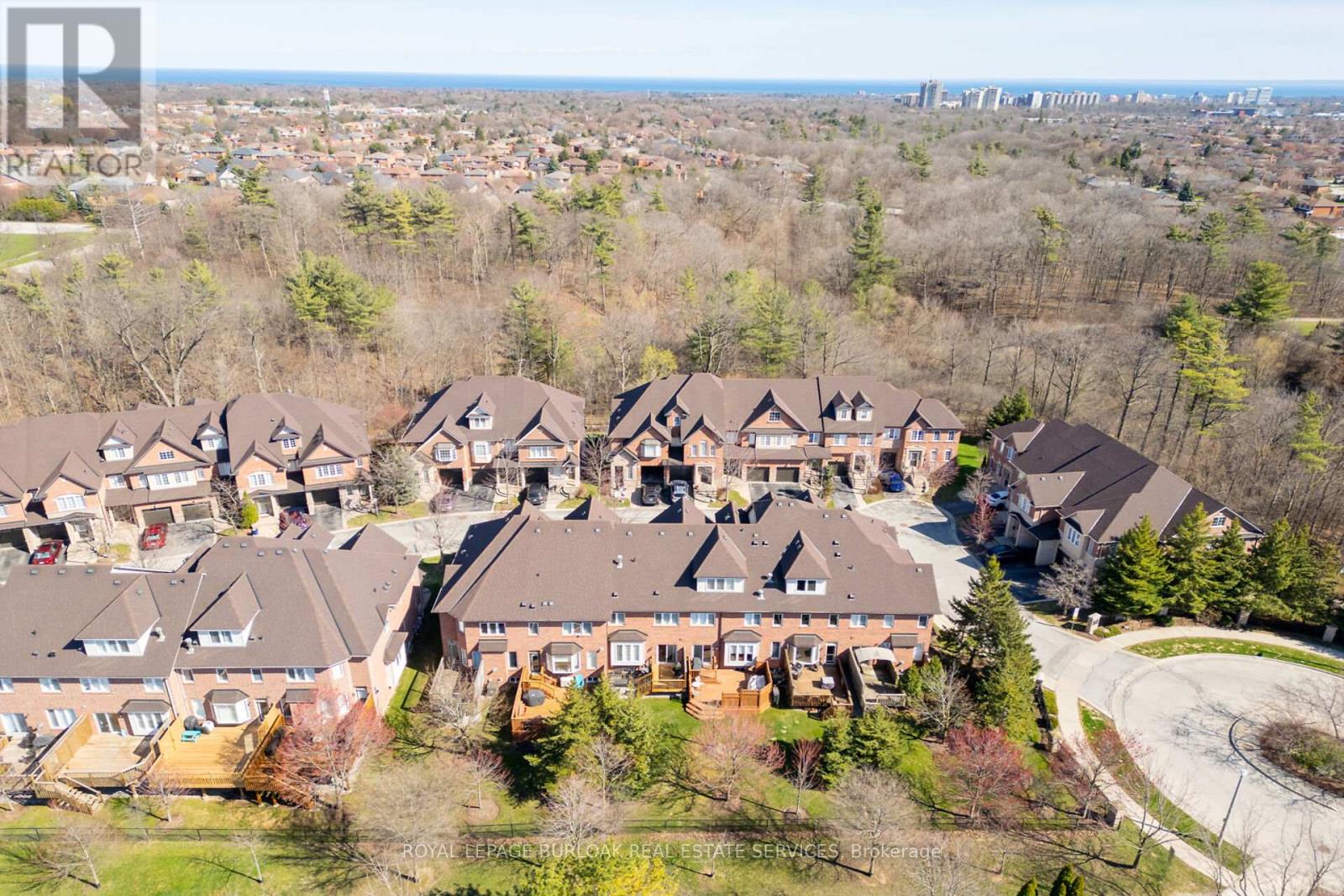 41 - 300 Ravineview Way, Oakville, Ontario  L6H 7J2 - Photo 43 - W12101247