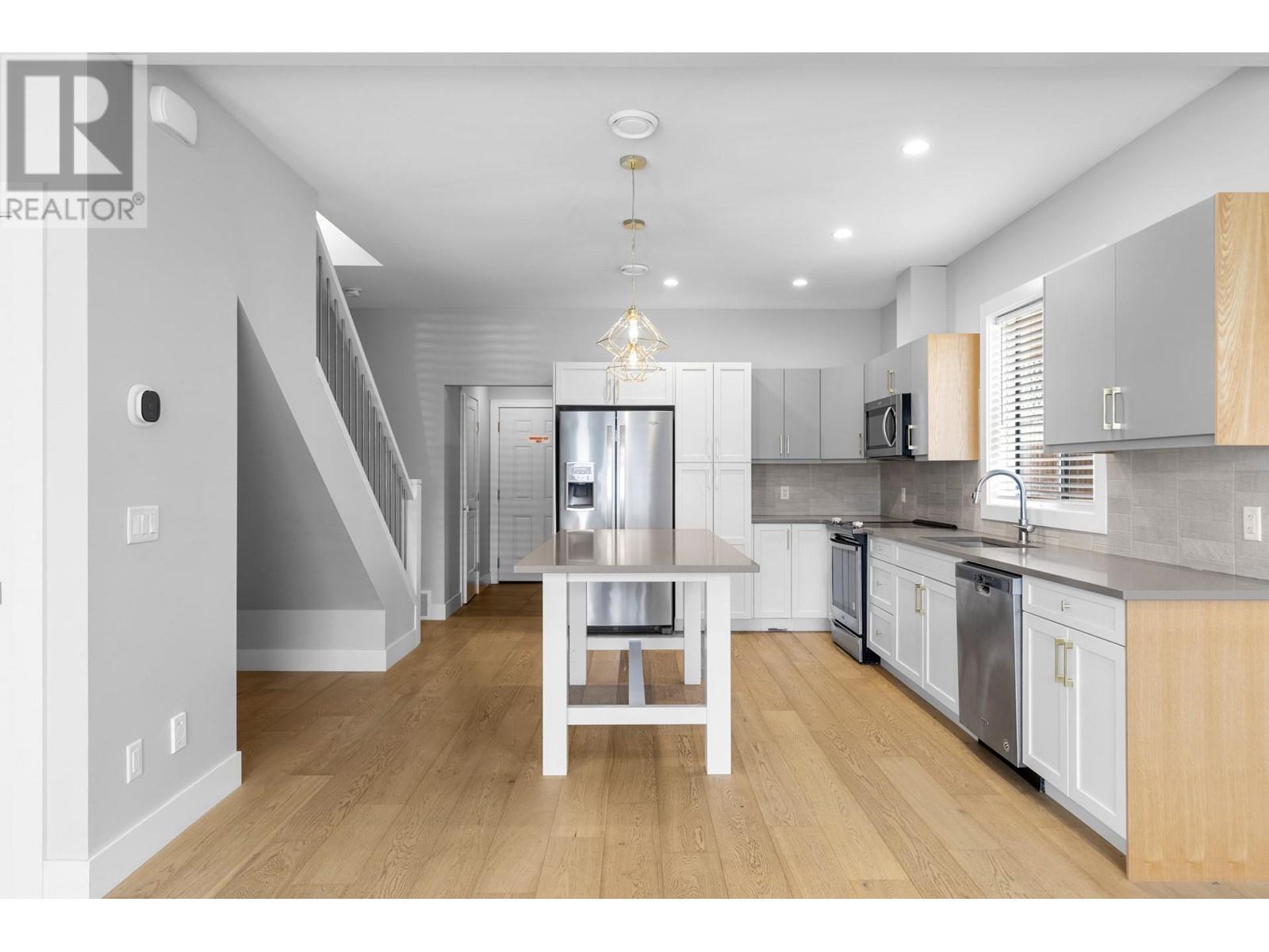 728 Coopland Crescent, Kelowna, British Columbia  V1Y 2V1 - Photo 7 - 10345487
