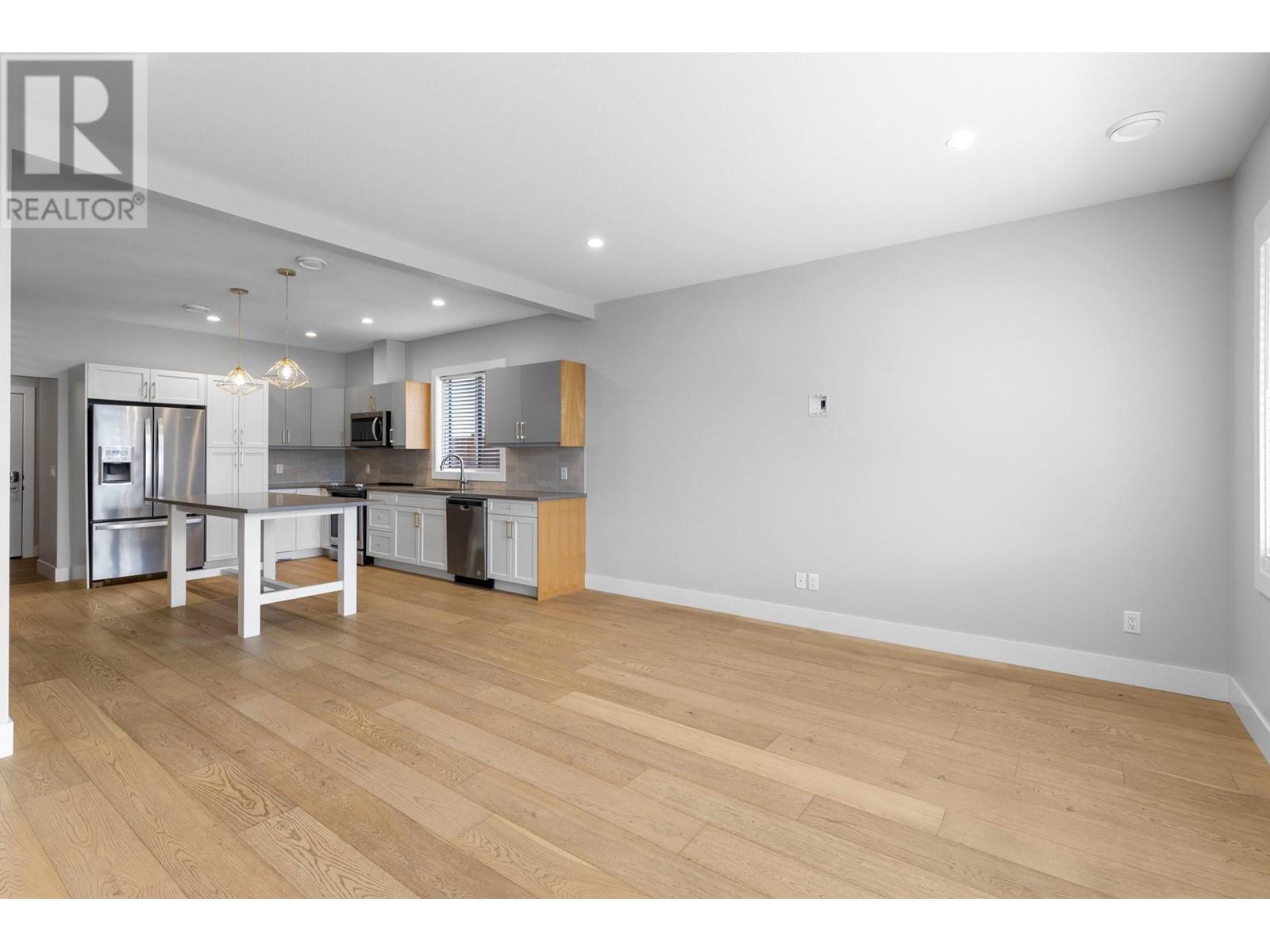 Property at 728 Coopland Crescent image 3