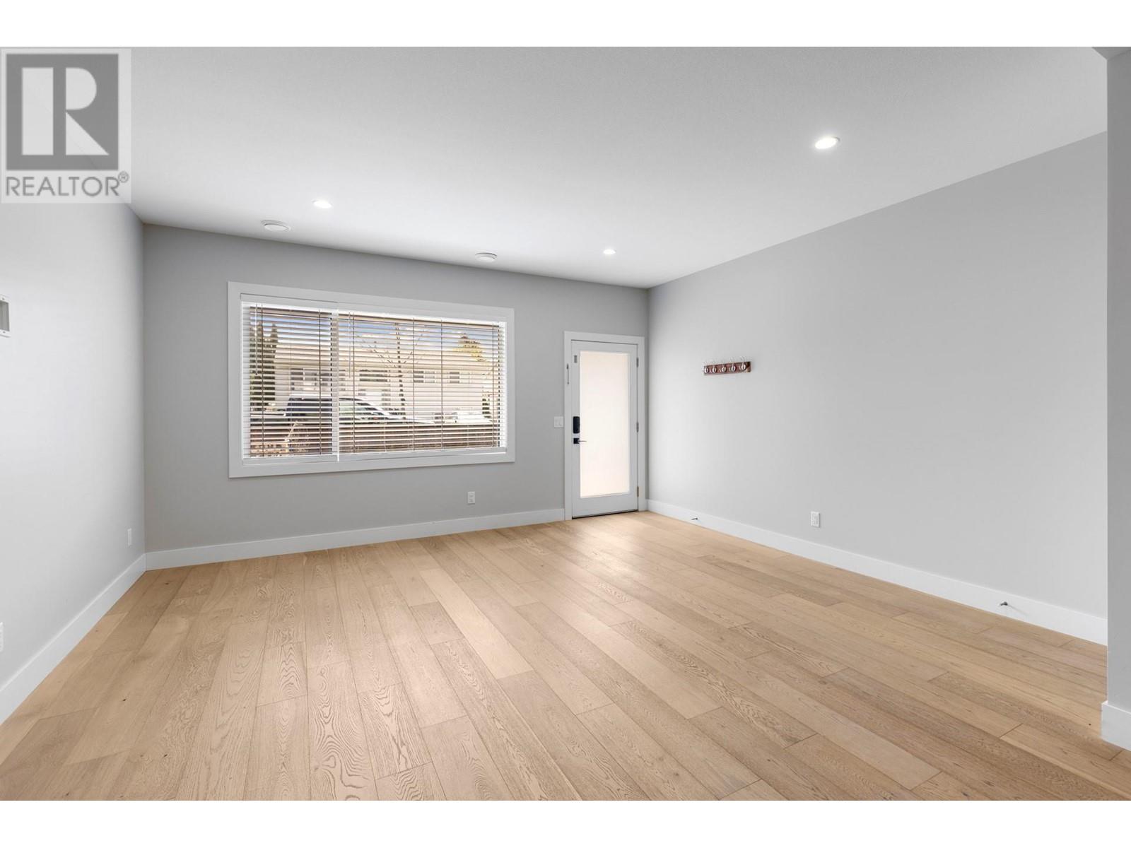 Property at 728 Coopland Crescent image 4