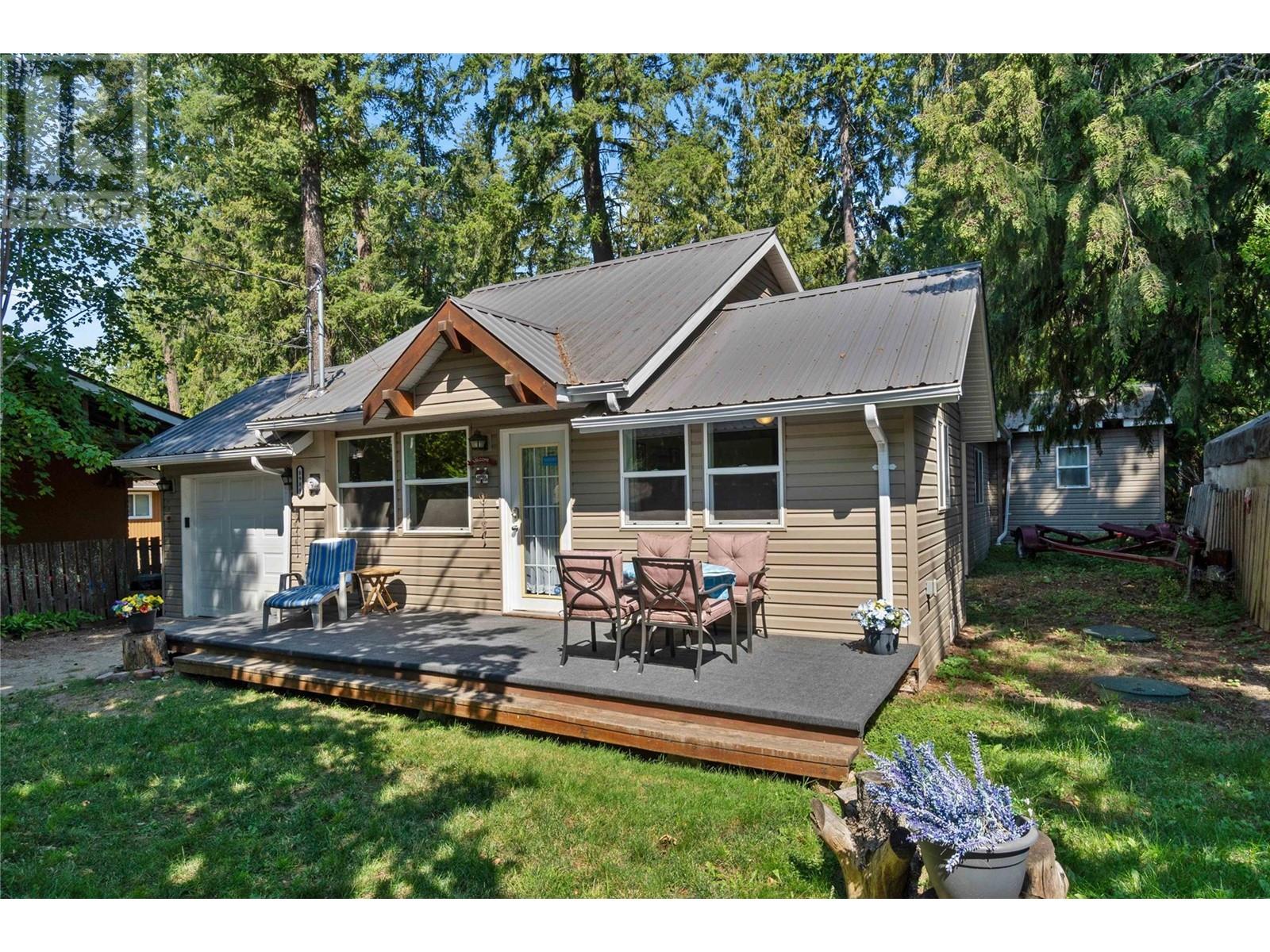 8986 Swanshore Road, Swansea Point, British Columbia  V0E 2K0 - Photo 9 - 10345704