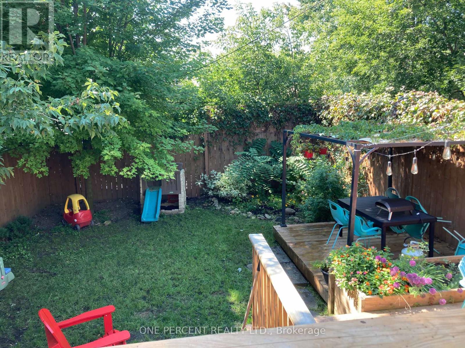 266 Bradley Avenue, Ottawa, Ontario  K1L 7E9 - Photo 3 - X12118058