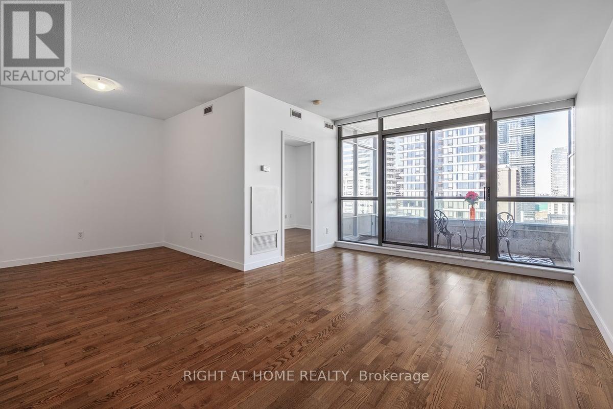 2104 - 281 Mutual Street, Toronto, Ontario  M4Y 3C4 - Photo 10 - C12031745