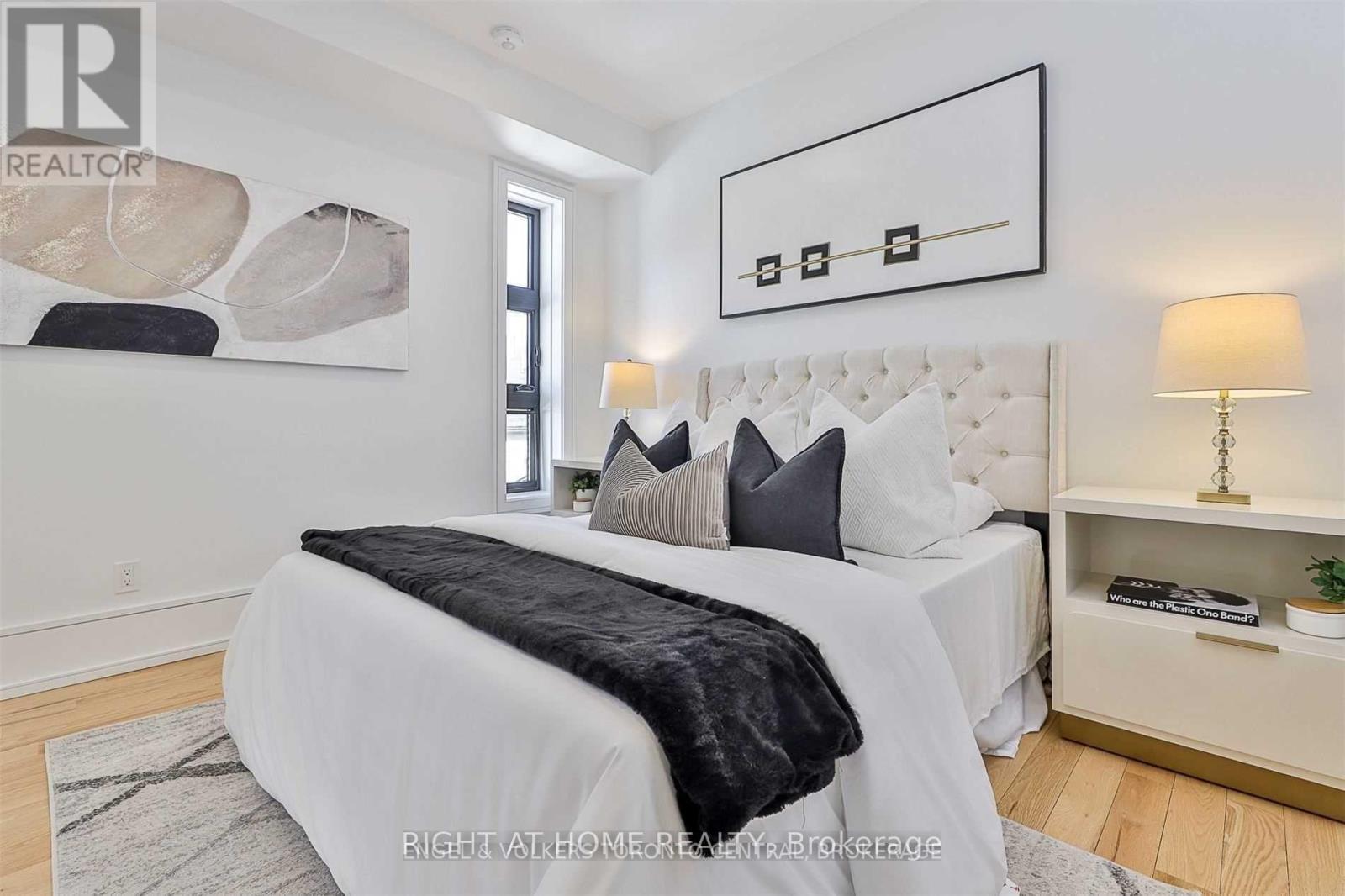 137 D'arcy Street, Toronto, Ontario  M5T 1K2 - Photo 16 - C11961285