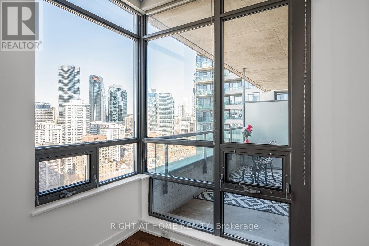 2104 - 281 Mutual Street, Toronto, Ontario  M4Y 3C4 - Photo 24 - C12031745