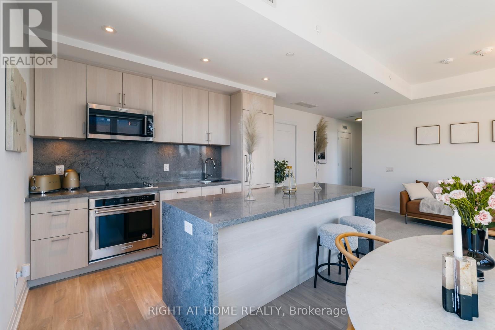 518 - 280 Howland Avenue, Toronto, Ontario  M5R 0C3 - Photo 2 - C12055158