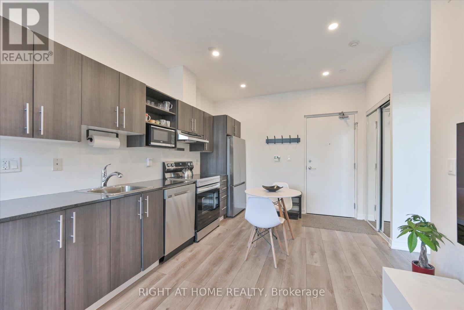 124 - 120 Dallimore Circle, Toronto, Ontario  M3C 4J1 - Photo 19 - C12041861