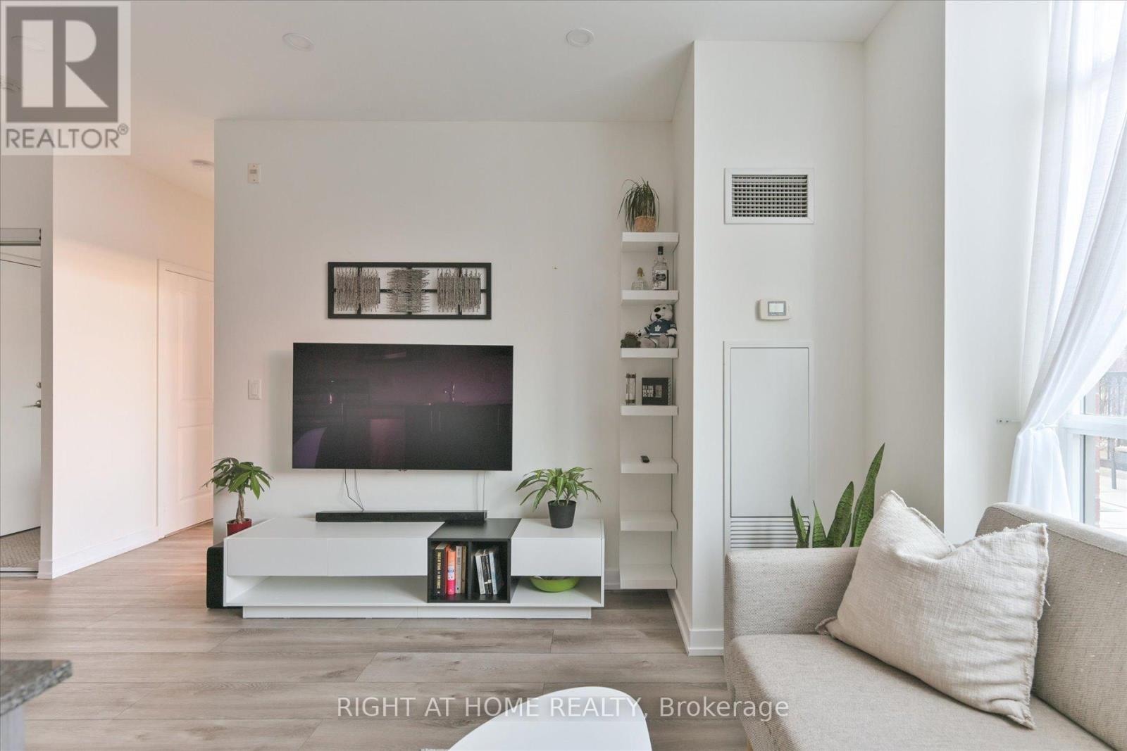 124 - 120 Dallimore Circle, Toronto, Ontario  M3C 4J1 - Photo 13 - C12041861