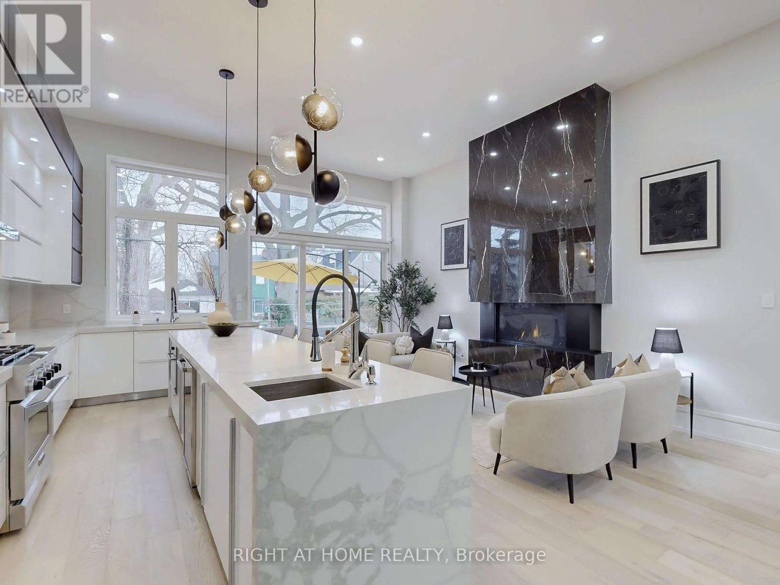 75 Holborne Avenue, Toronto, Ontario  M4C 2R2 - Photo 13 - E12004517