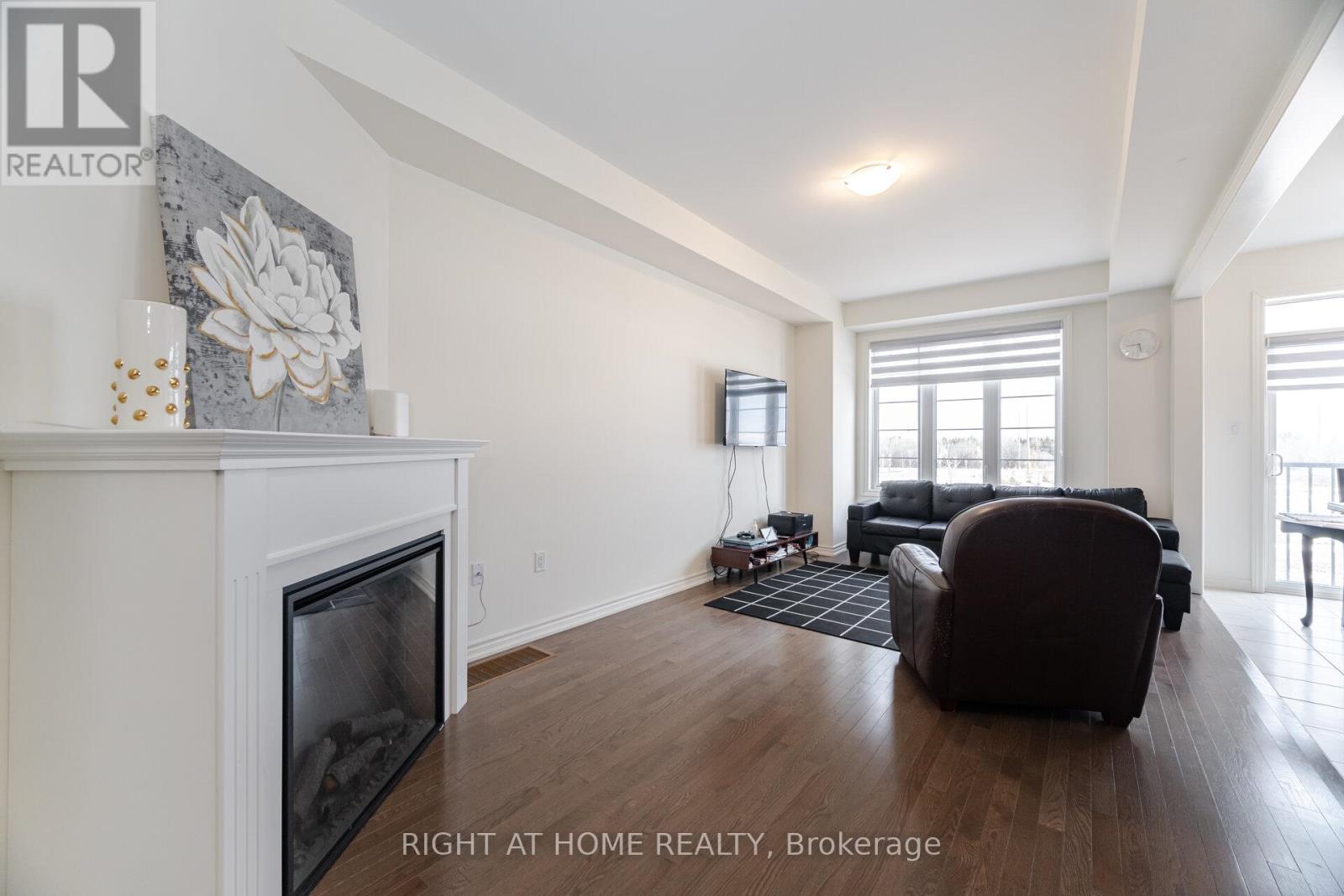 1247 Rexton Drive, Oshawa, Ontario  L1L 0T3 - Photo 13 - E12016912