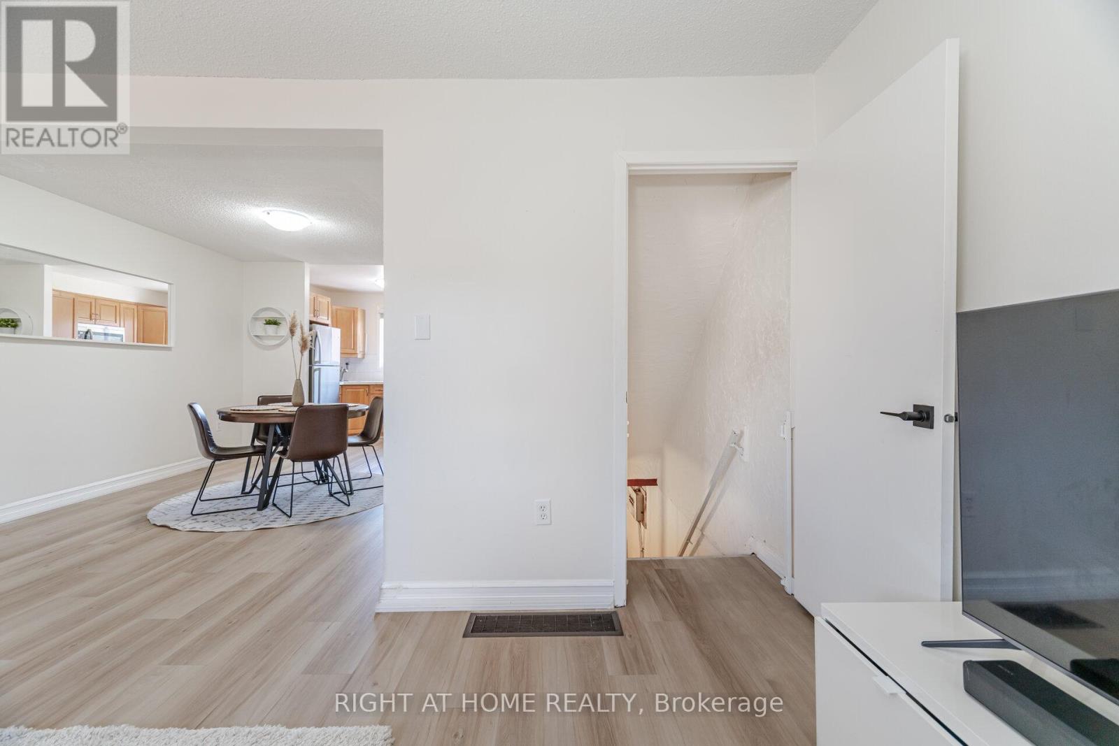 31 - 250 Magnolia Drive, Hamilton, Ontario  L9C 6M3 - Photo 29 - X12070831