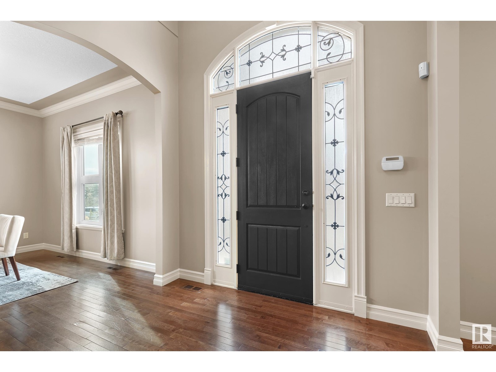 Property at 11502 71 AV NW image 2