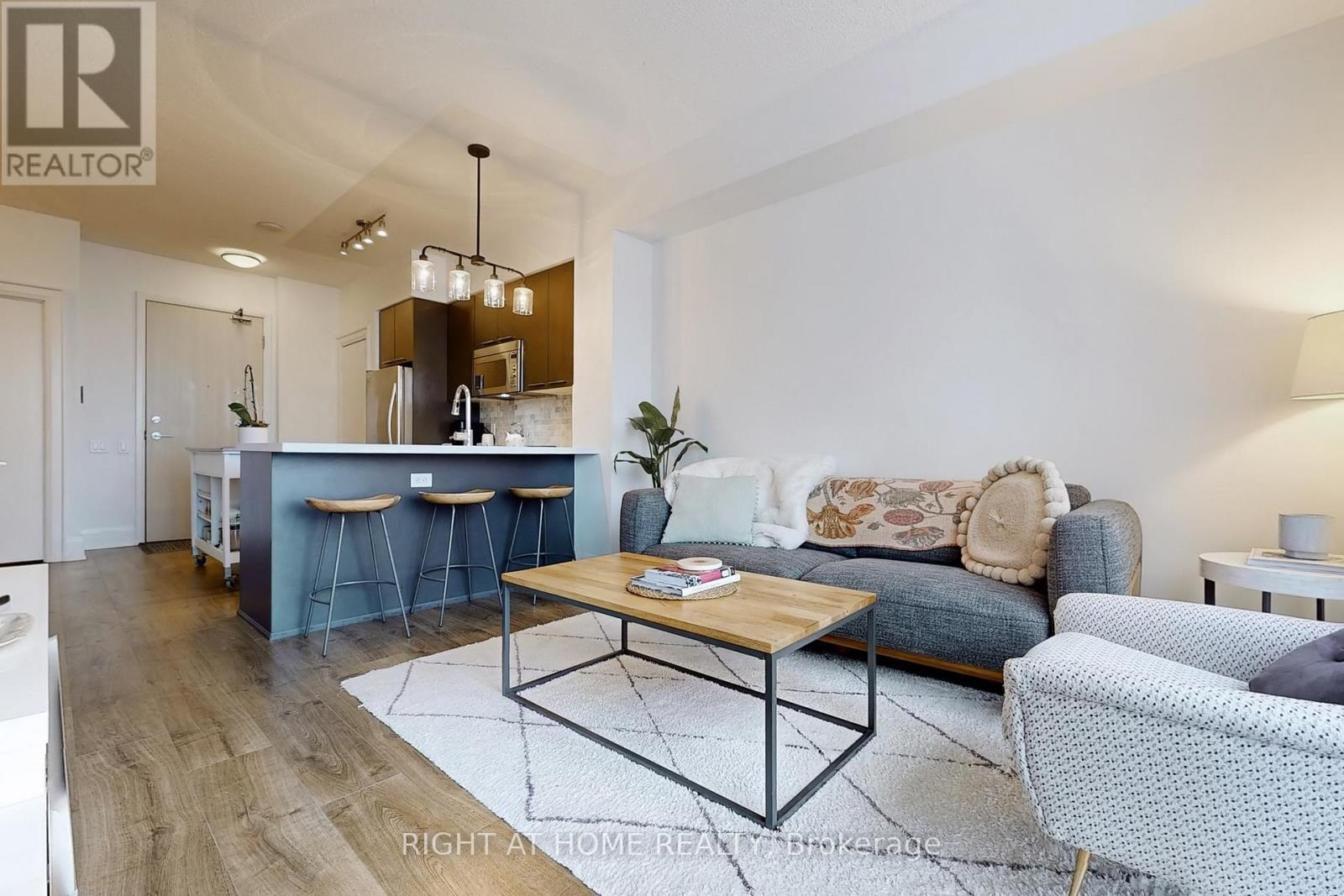 1506 - 30 Roehampton Avenue, Toronto, Ontario  M4P 0B9 - Photo 4 - C12099516