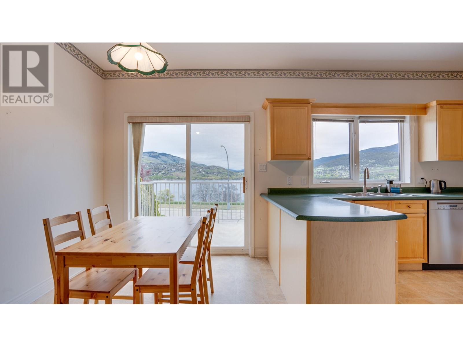 8408 Stoneridge Drive, Coldstream, British Columbia  V1B 3M3 - Photo 10 - 10345785