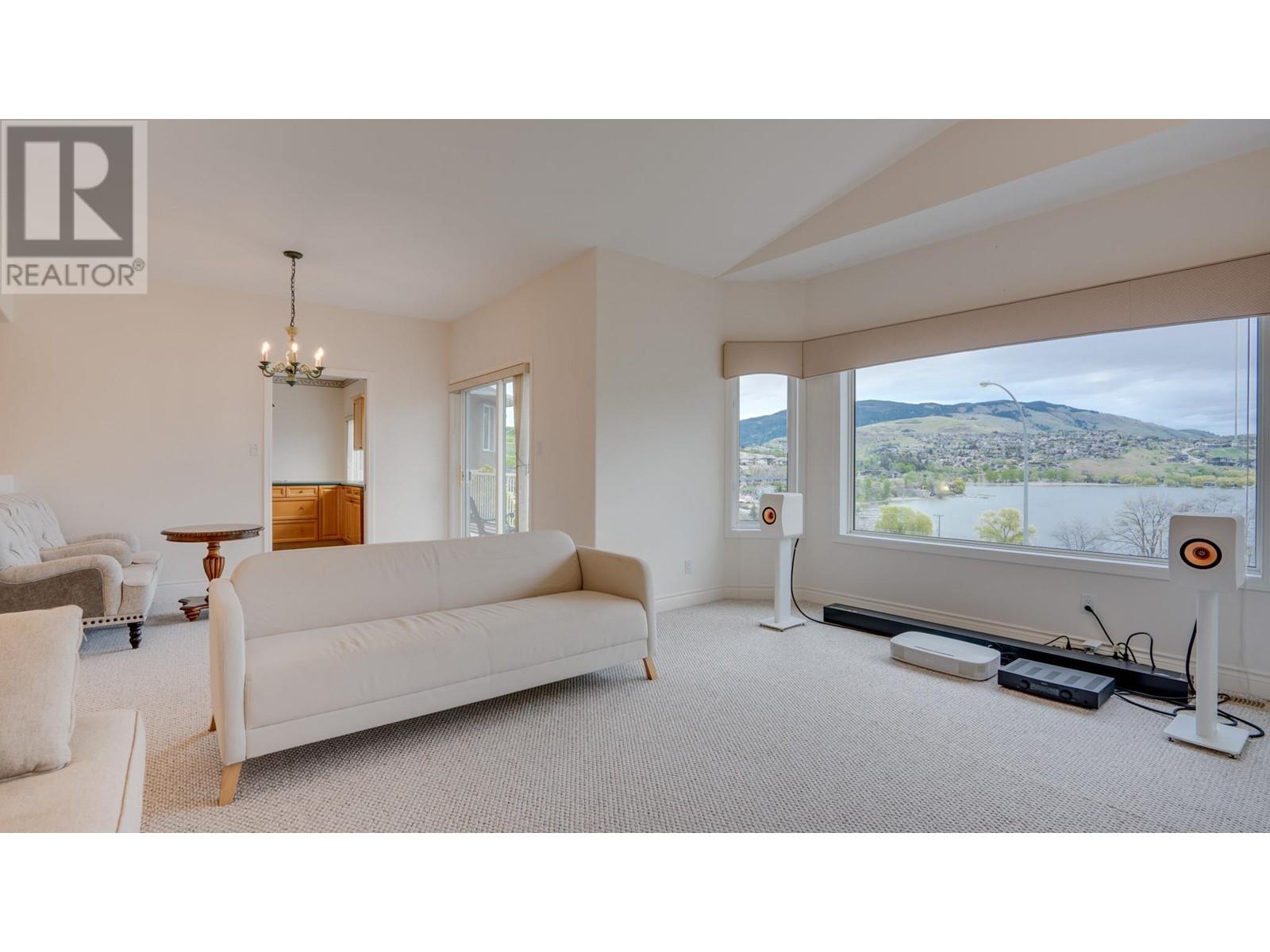 Property at 8408 Stoneridge Drive image 3