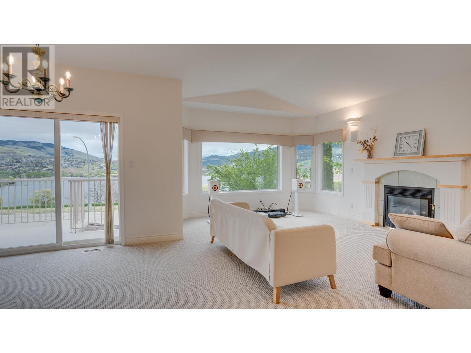8408 Stoneridge Drive, Coldstream, British Columbia  V1B 3M3 - Photo 4 - 10345785