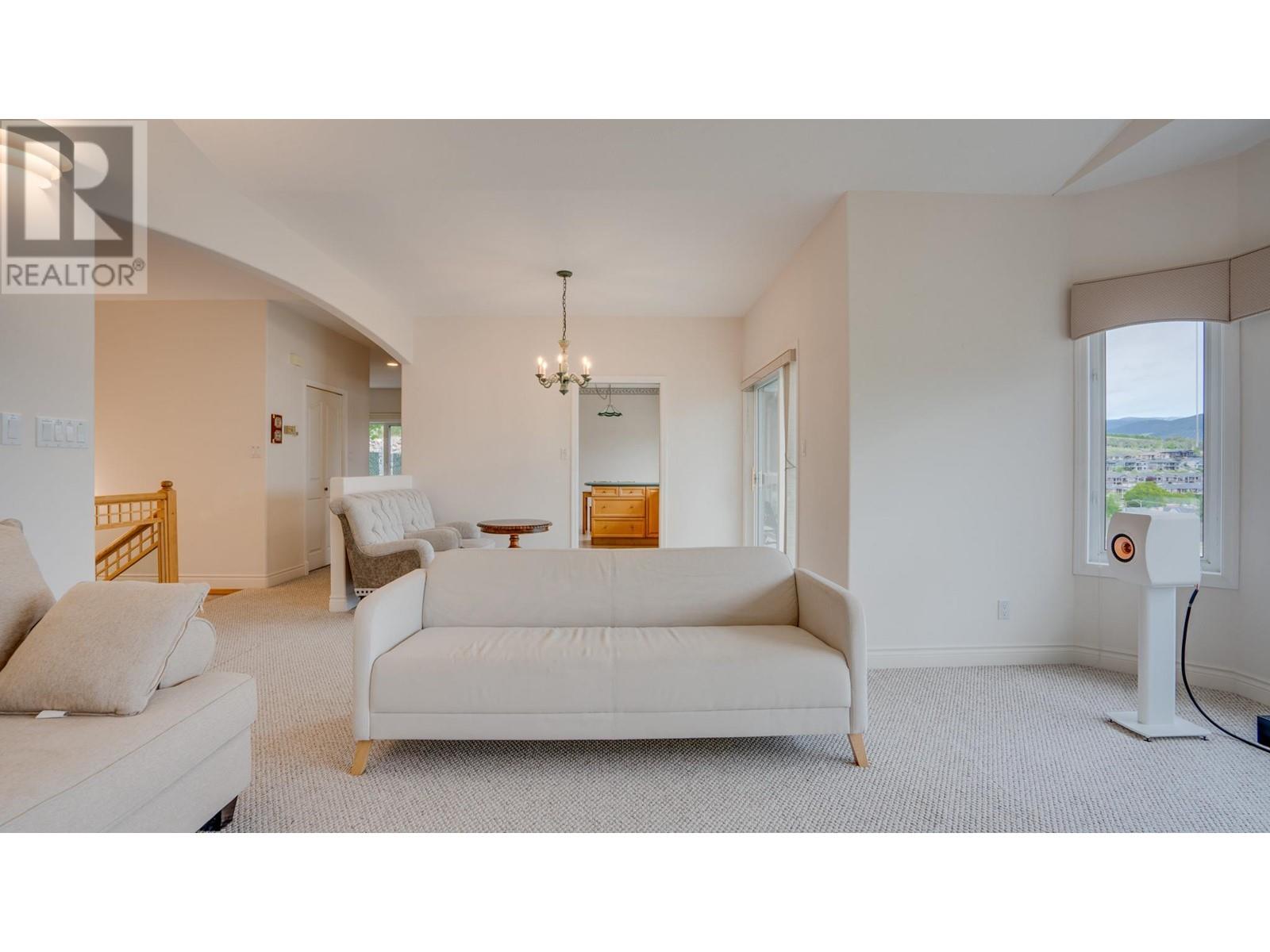 Property at 8408 Stoneridge Drive image 5
