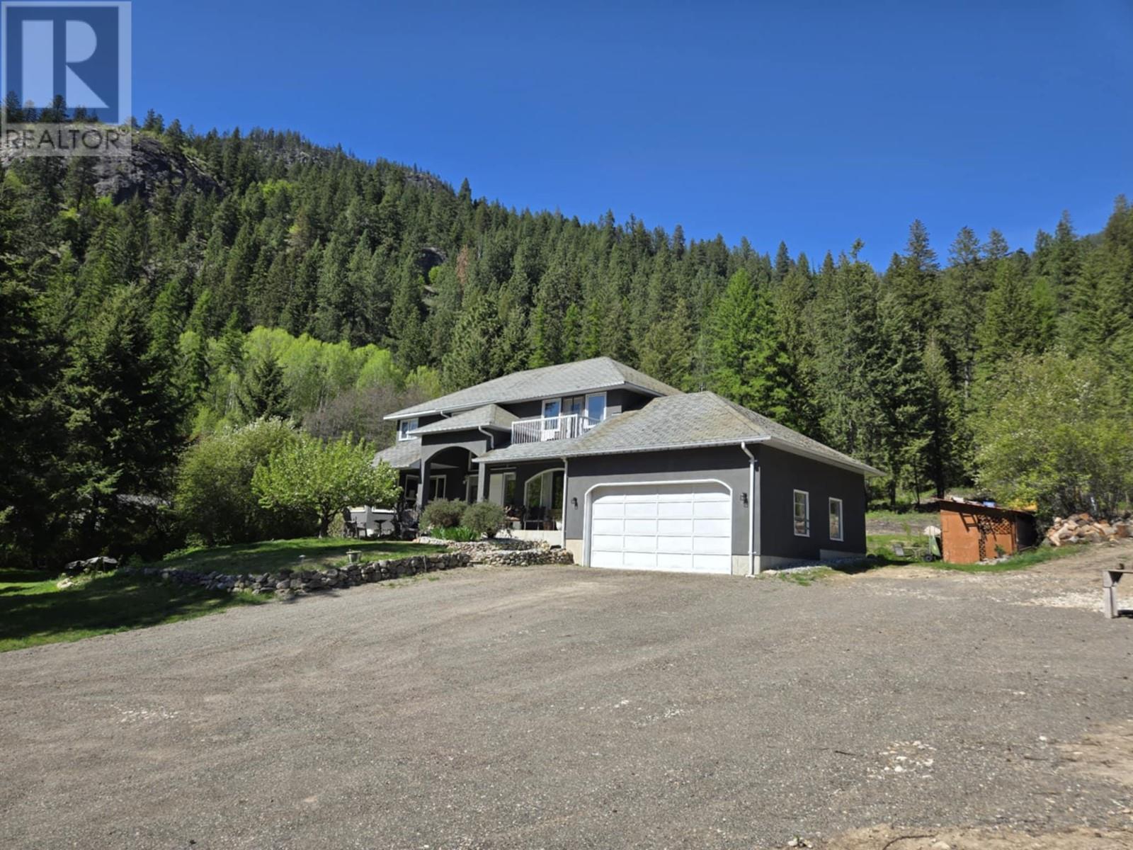 5407 Allendale Crescent, Castlegar, British Columbia  V1N 4V8 - Photo 3 - 10338016