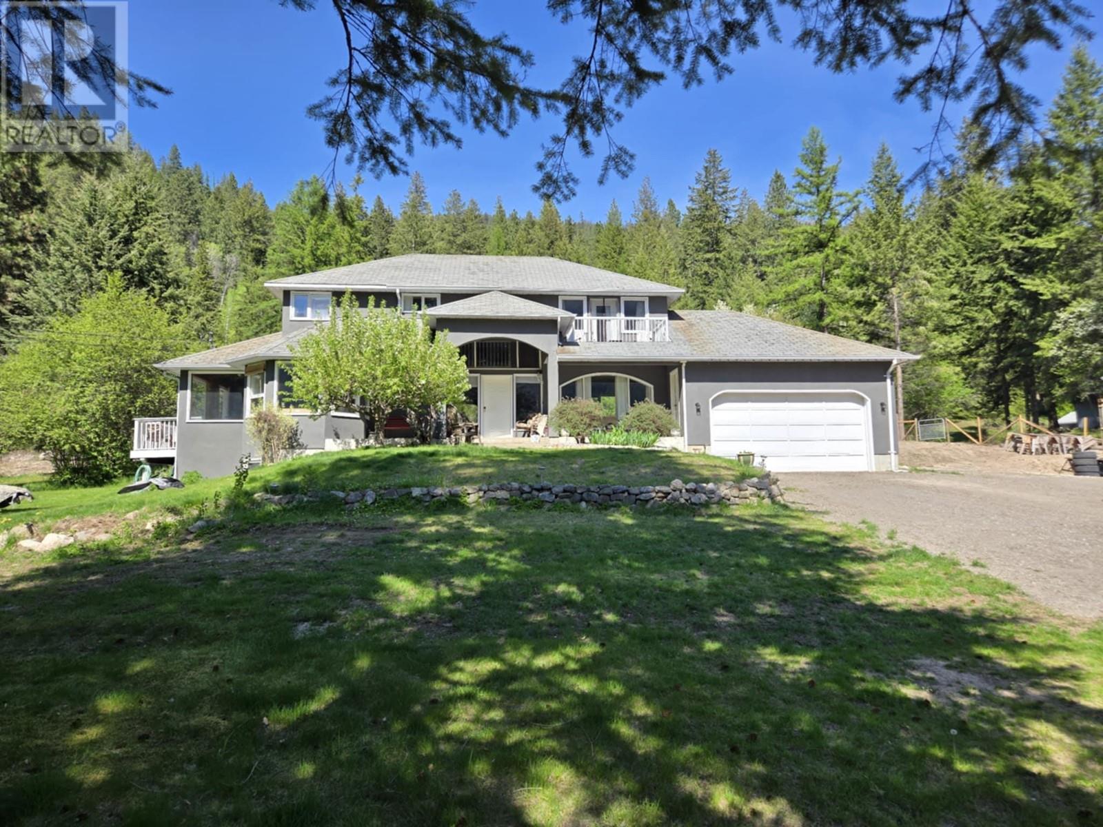 5407 ALLENDALE Crescent, Castlegar, British Columbia