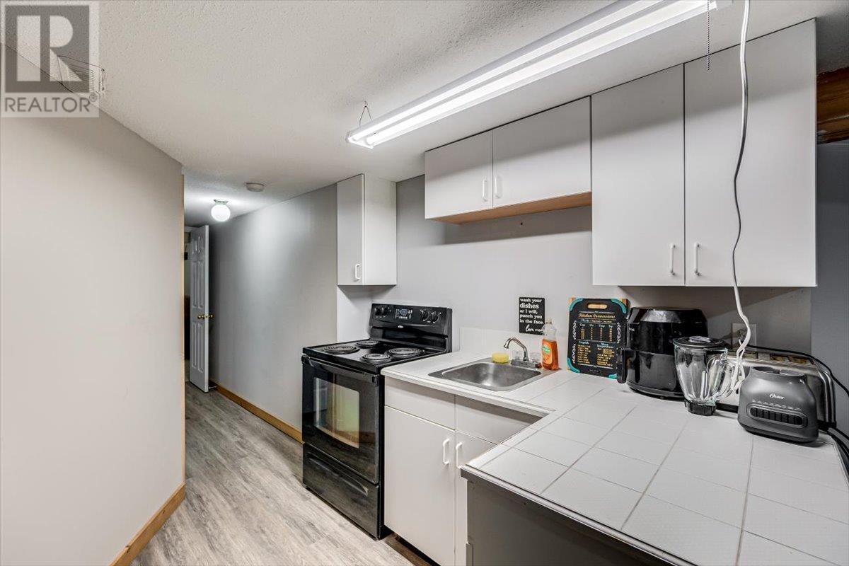 5407 Allendale Crescent, Castlegar, British Columbia  V1N 4V8 - Photo 38 - 10338016