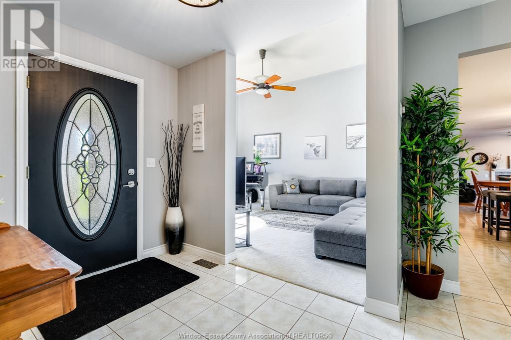 Property at 811 RIVAIT DRIVE image 3