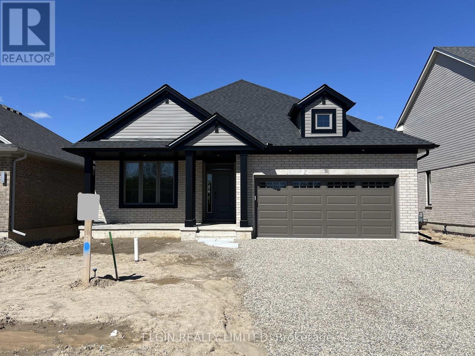 Property at 31 HEMLOCK CRESCENT image 1