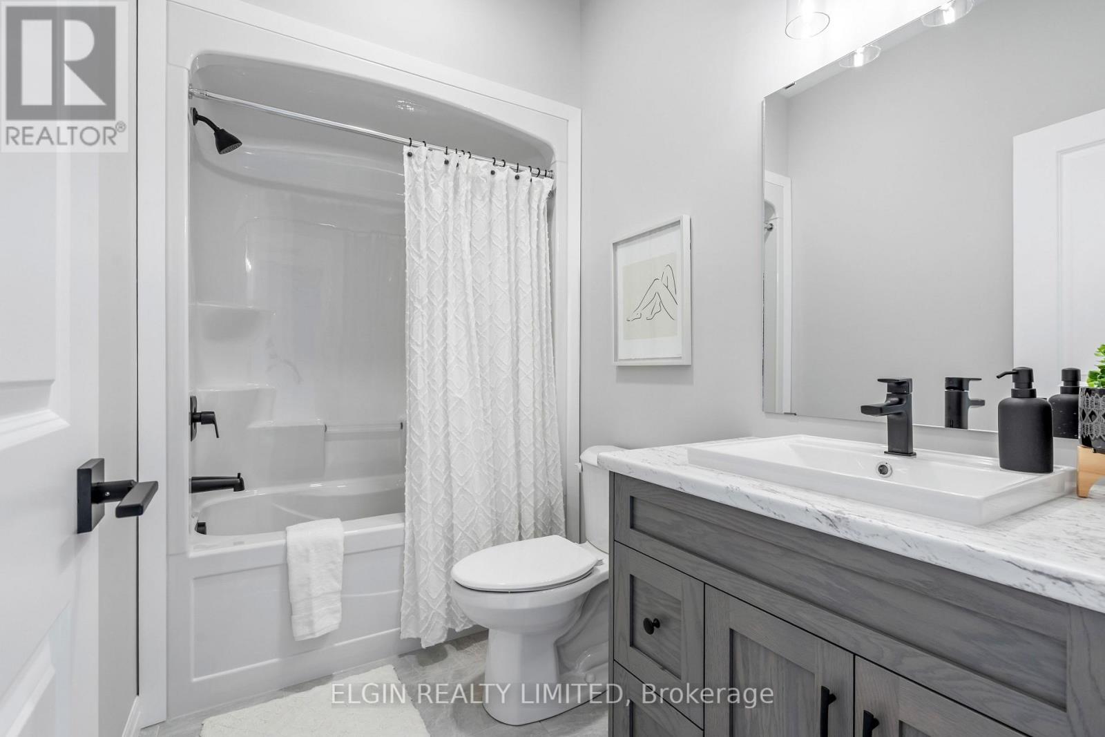 Property at 31 HEMLOCK CRESCENT image 5