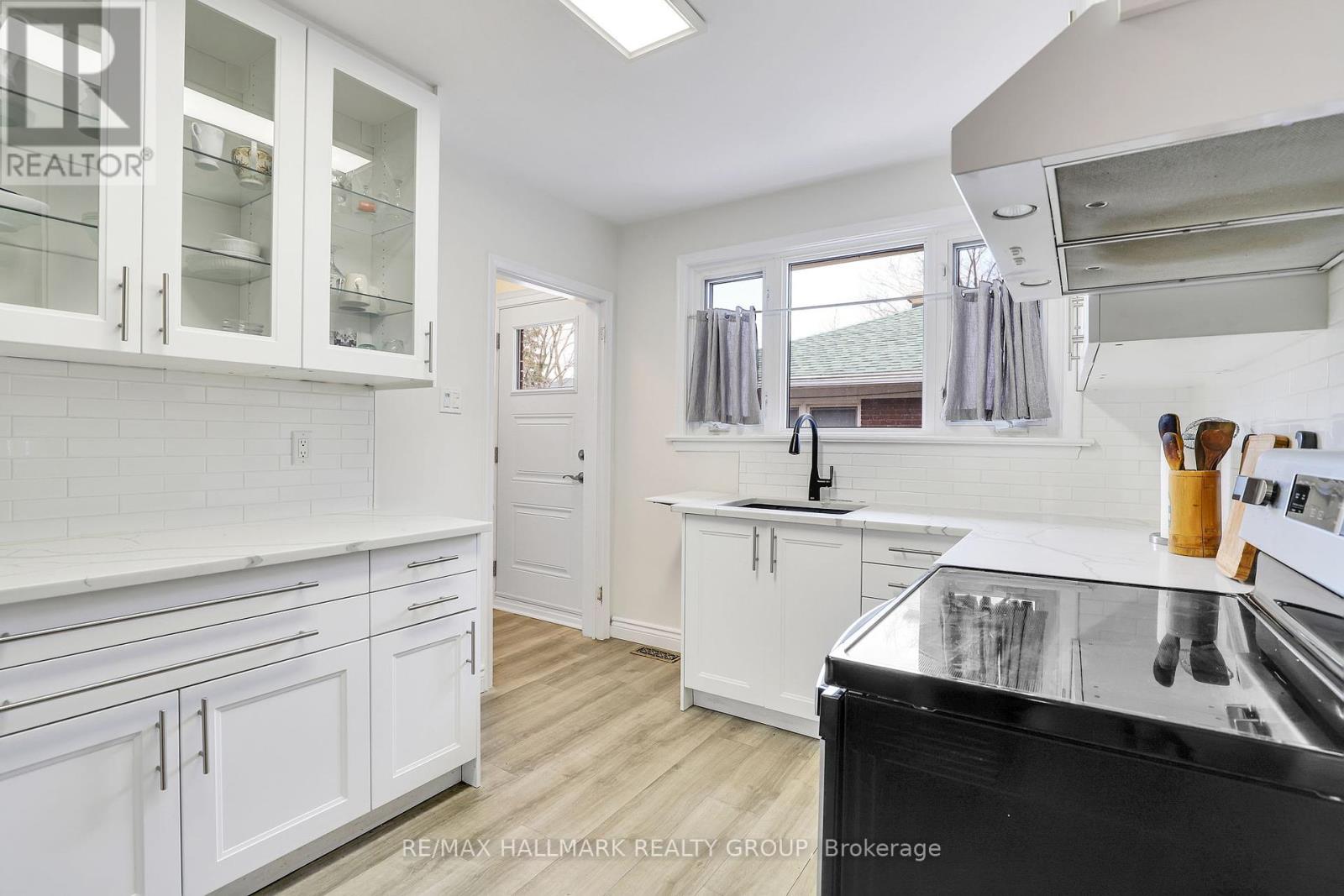 1910 Haig Drive, Ottawa, Ontario  K1G 2K1 - Photo 16 - X12120041