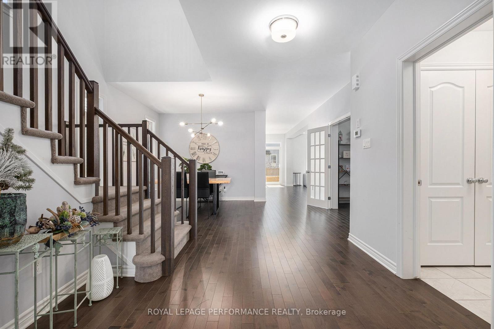 223 Trollius Way, Ottawa, Ontario  K1T 0R7 - Photo 13 - X12120101