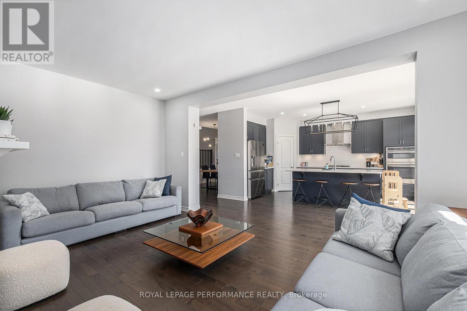 223 Trollius Way, Ottawa, Ontario  K1T 0R7 - Photo 5 - X12120101