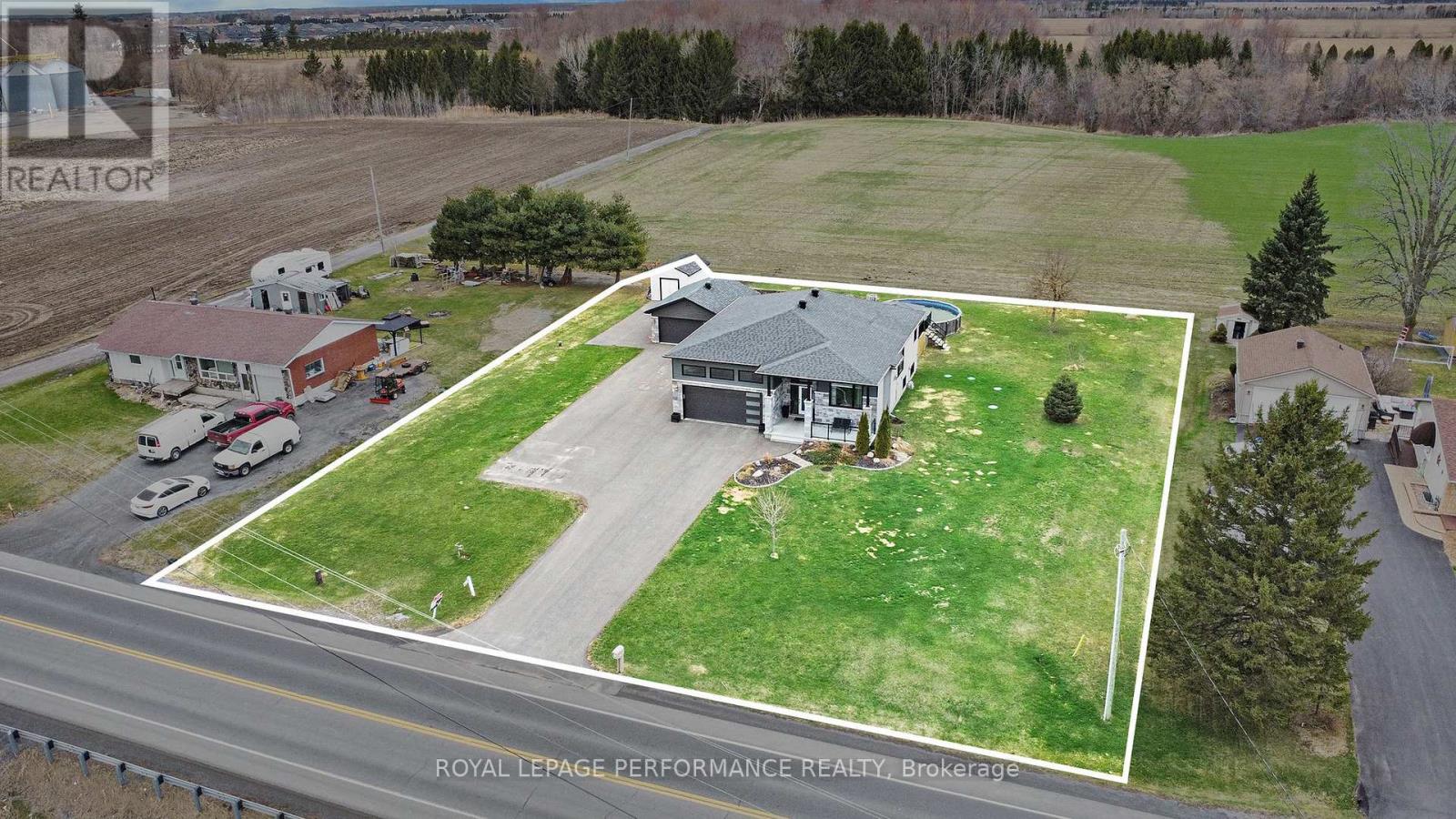 Property at 1295 NOTRE DAME STREET image 4
