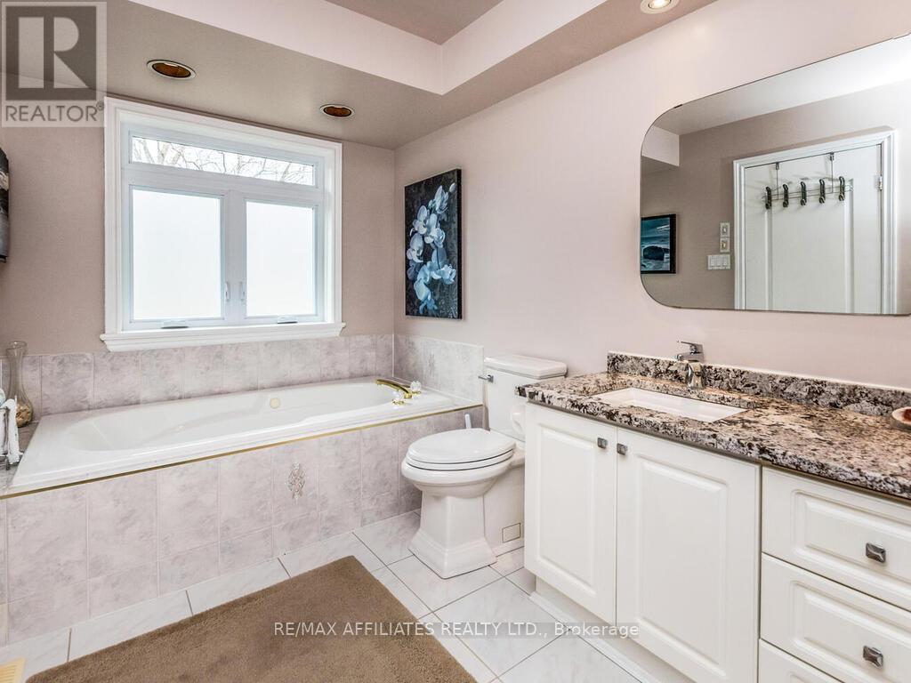 32 Mika Street, Ottawa, Ontario  K2S 1K8 - Photo 16 - X12120138