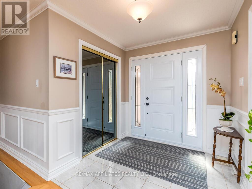 32 Mika Street, Ottawa, Ontario  K2S 1K8 - Photo 2 - X12120138