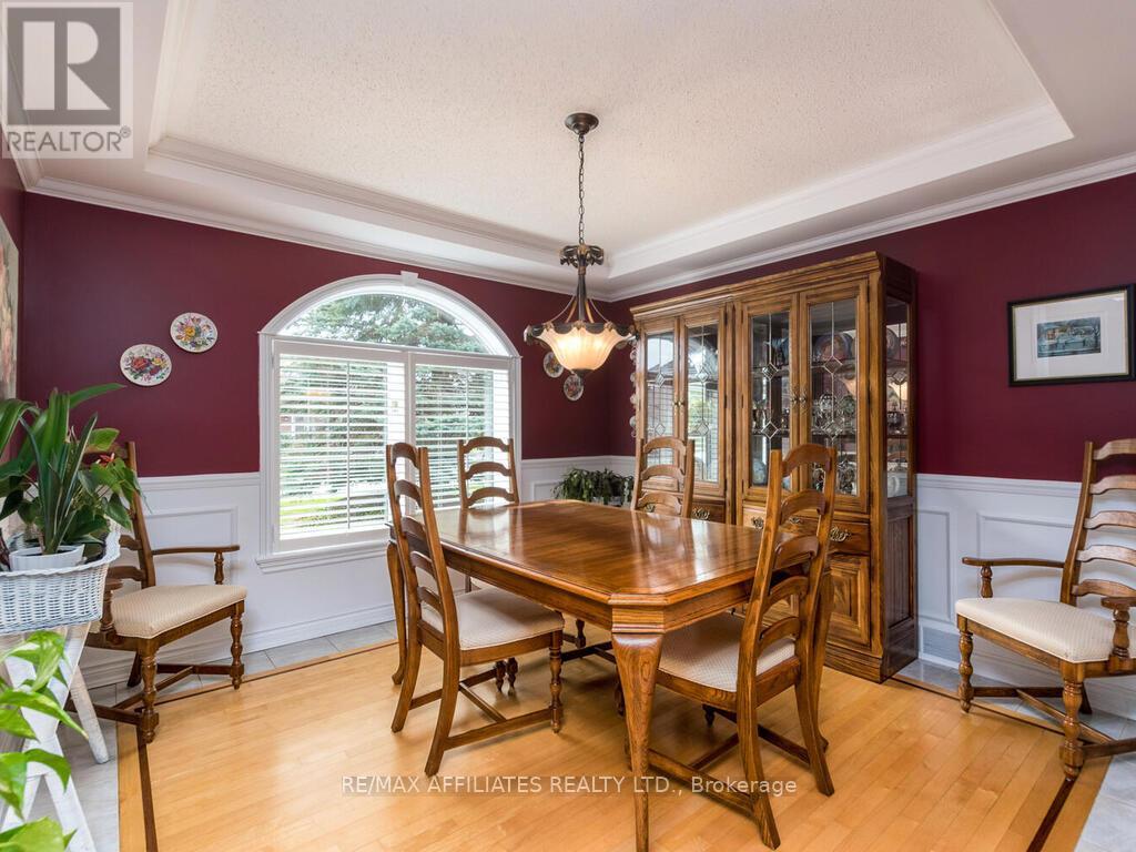 32 Mika Street, Ottawa, Ontario  K2S 1K8 - Photo 5 - X12120138