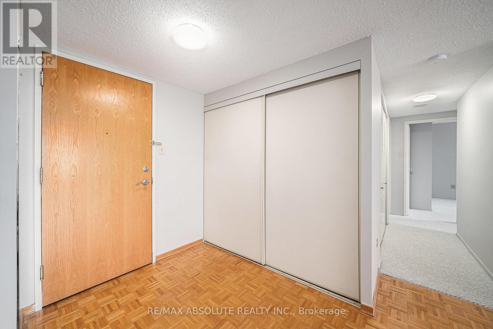 203 - 2759 Carousel Crescent, Ottawa, Ontario  K1T 2N5 - Photo 3 - X12120182