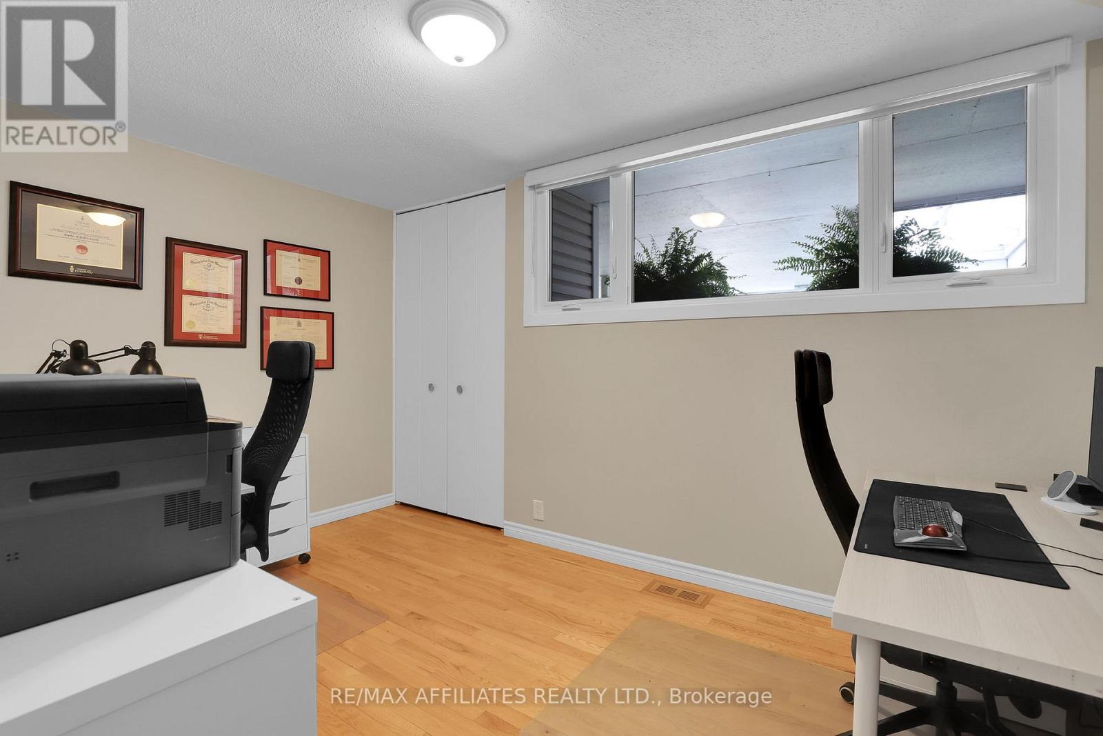 66 Crystal Beach Drive, Ottawa, Ontario  K2H 5N1 - Photo 22 - X12120203