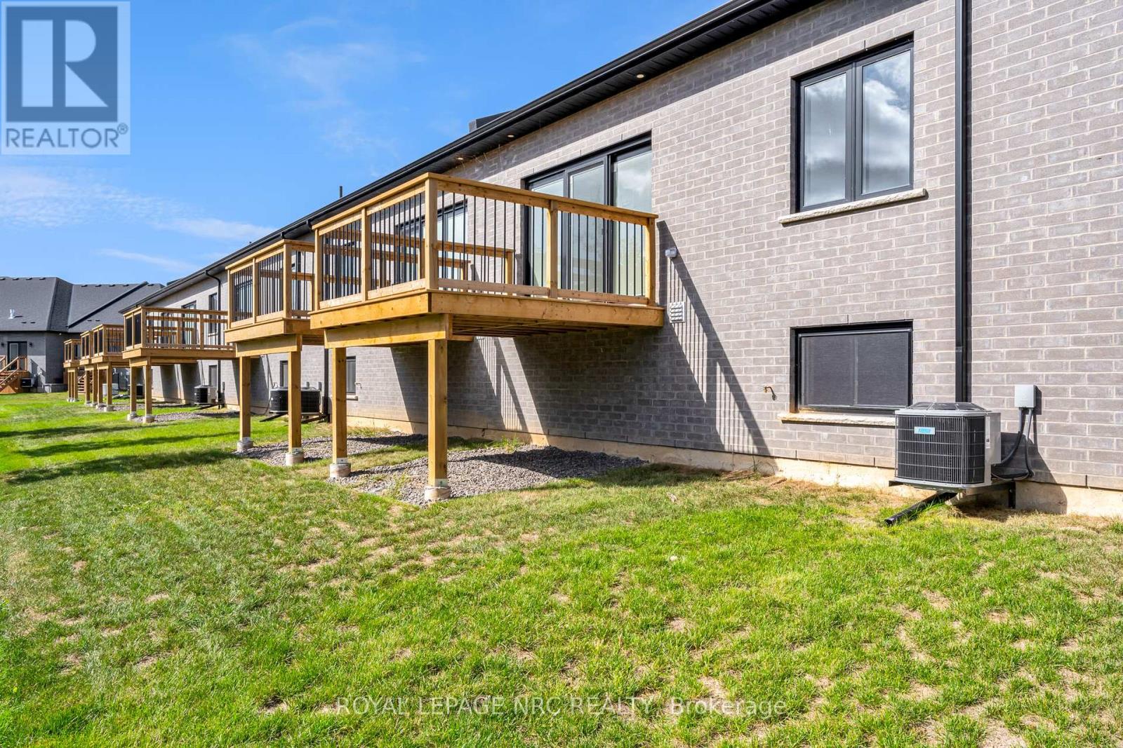 732 Clarence Street, Port Colborne (Sugarloaf), Ontario  L3K 0A8 - Photo 31 - X12120045