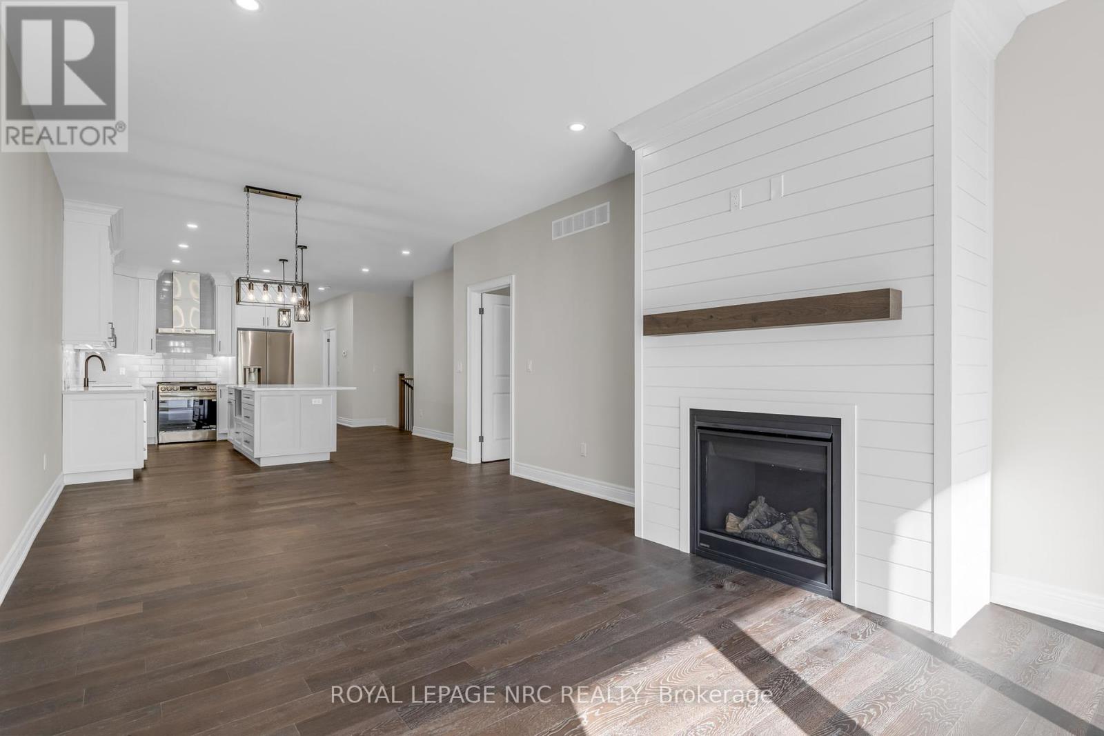 732 Clarence Street, Port Colborne (Sugarloaf), Ontario  L3K 0A8 - Photo 8 - X12120045
