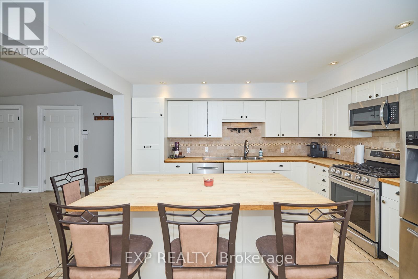 6147 Stamford Townline Road, Niagara-On-The-Lake (St. Davids), Ontario  L0S 1P0 - Photo 8 - X12120169