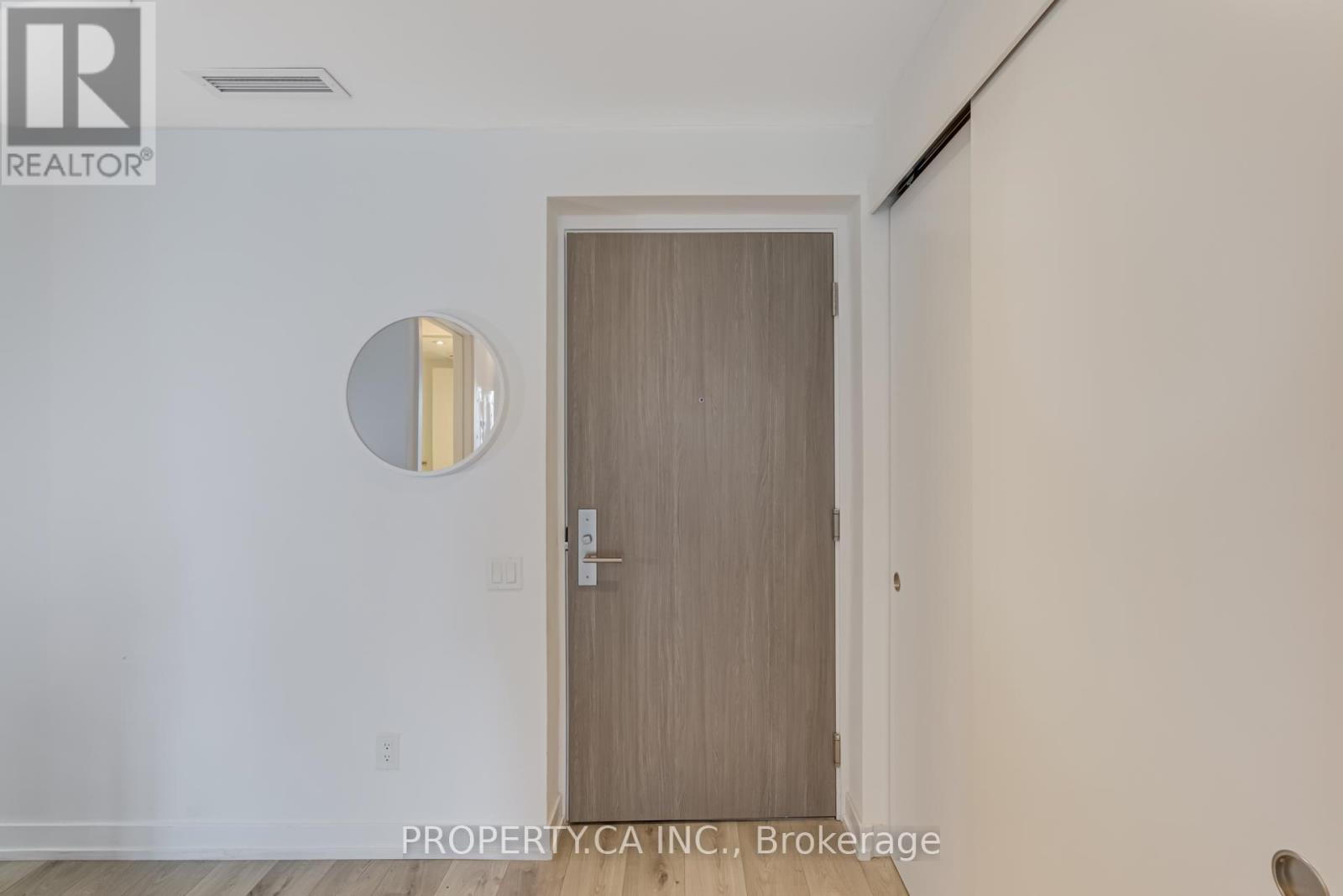 717 - 161 Roehampton Avenue, Toronto, Ontario  M4P 0C8 - Photo 5 - C12119940