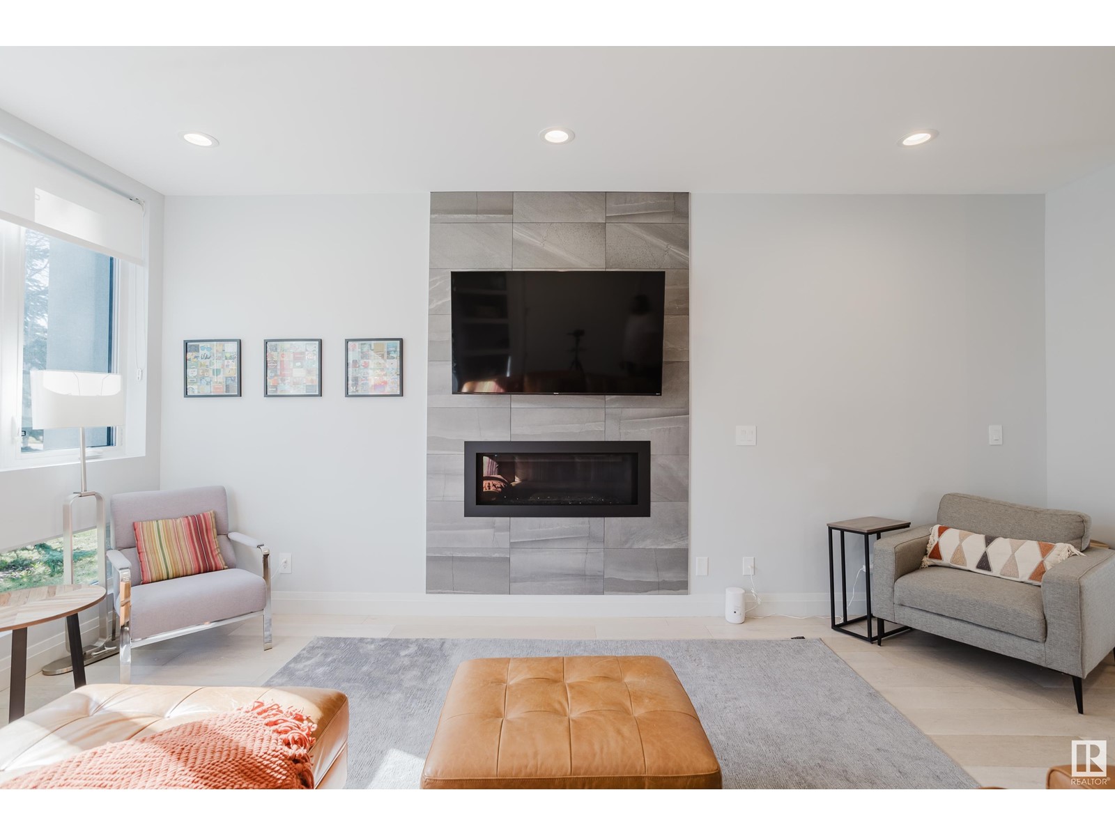 Property at 9142 117 ST NW image 2