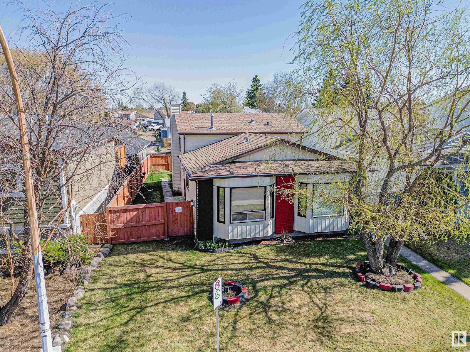 Property at 393 Kirkpatrick Crescent NW image 1