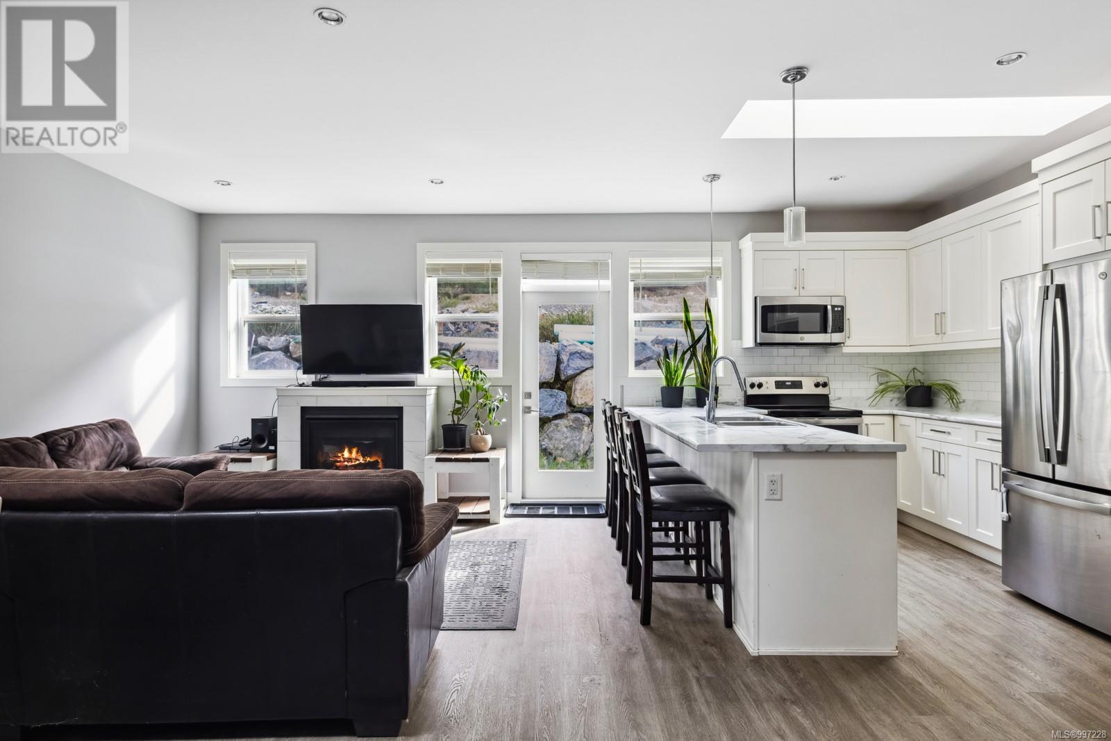 Property at 1065 Gammon Way image 2
