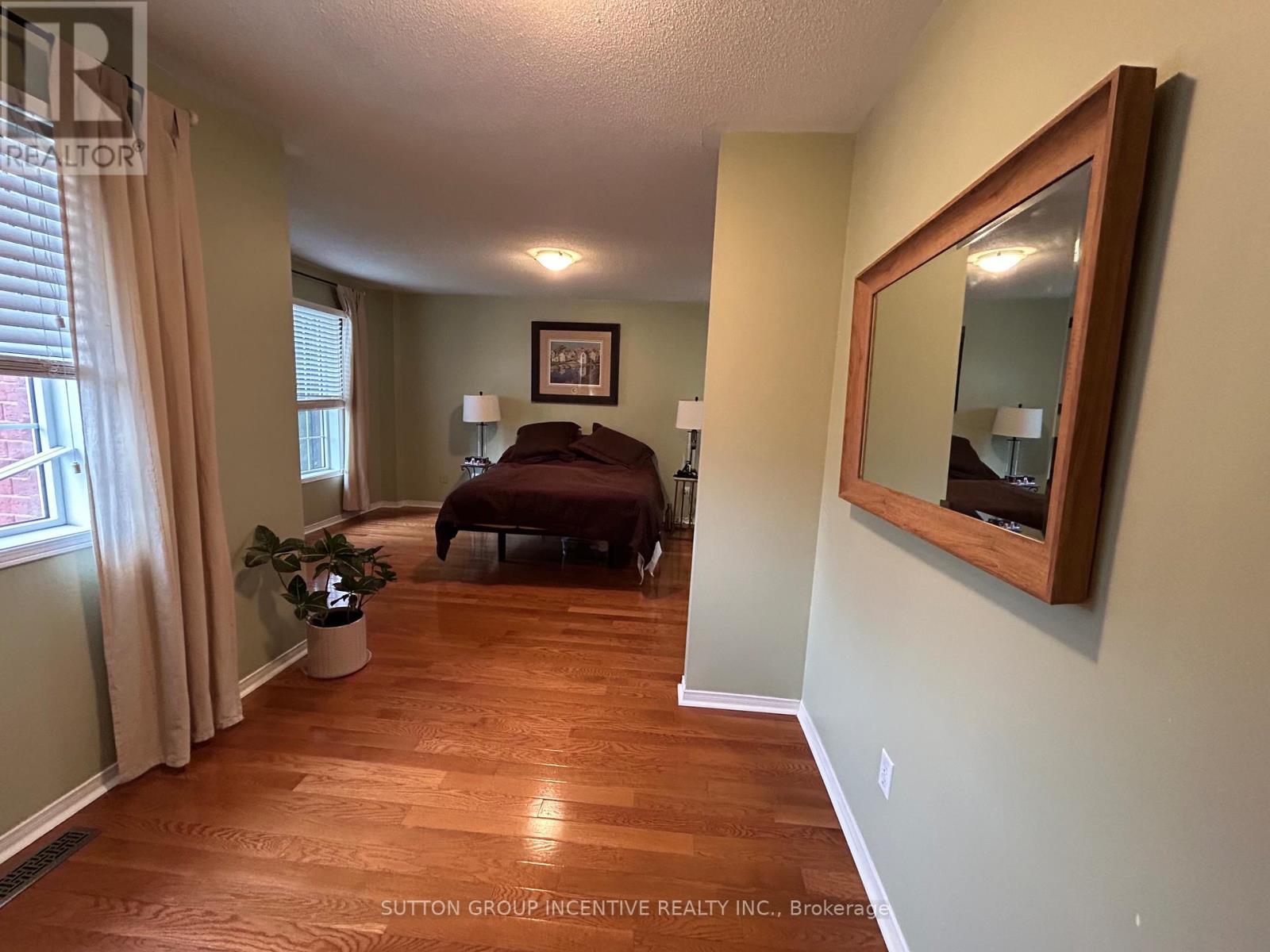 10 Wright Street, New Tecumseth, Ontario  L0G 1A0 - Photo 5 - N12117705