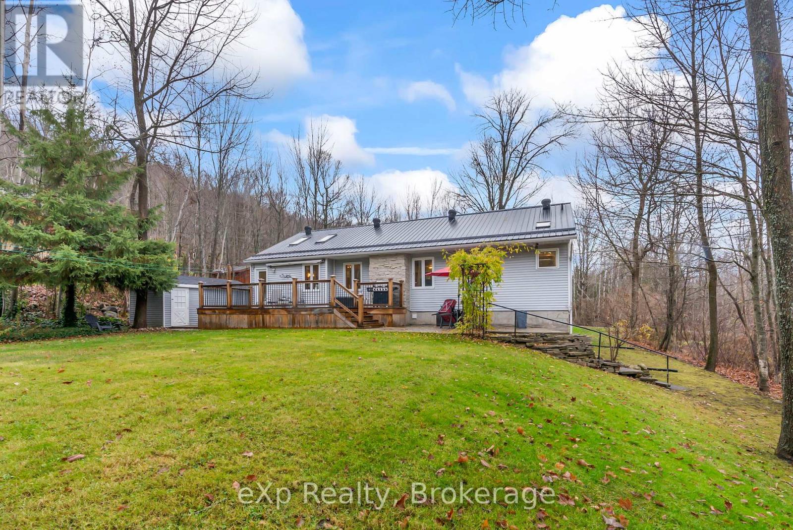 5 15th Avenue, South Bruce Peninsula, Ontario  N0H 2T0 - Photo 31 - X12109285