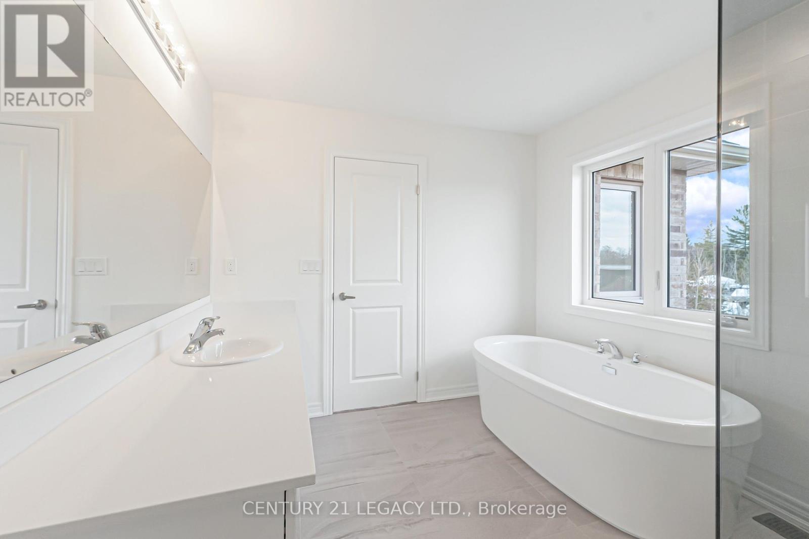 1274 Davis Loop, Innisfil, Ontario  L0L 1W0 - Photo 28 - N12119925