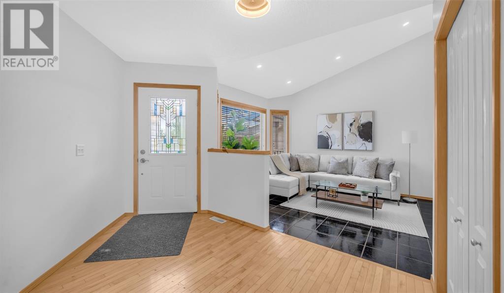 Property at 86 Royal Birkdale Court NW image 4